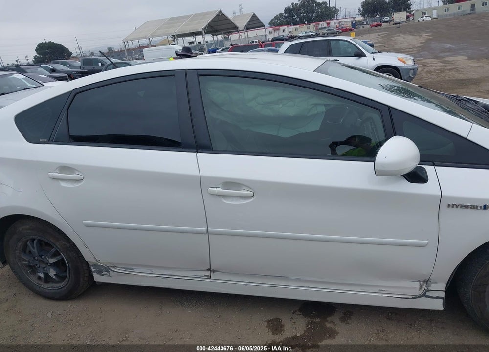 2013 TOYOTA PRIUS VIN: JTDKN3DU8D5554582