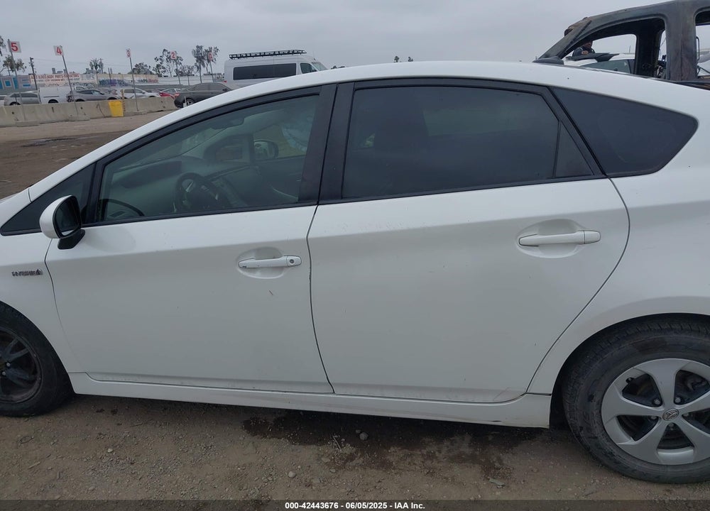 2013 TOYOTA PRIUS VIN: JTDKN3DU8D5554582