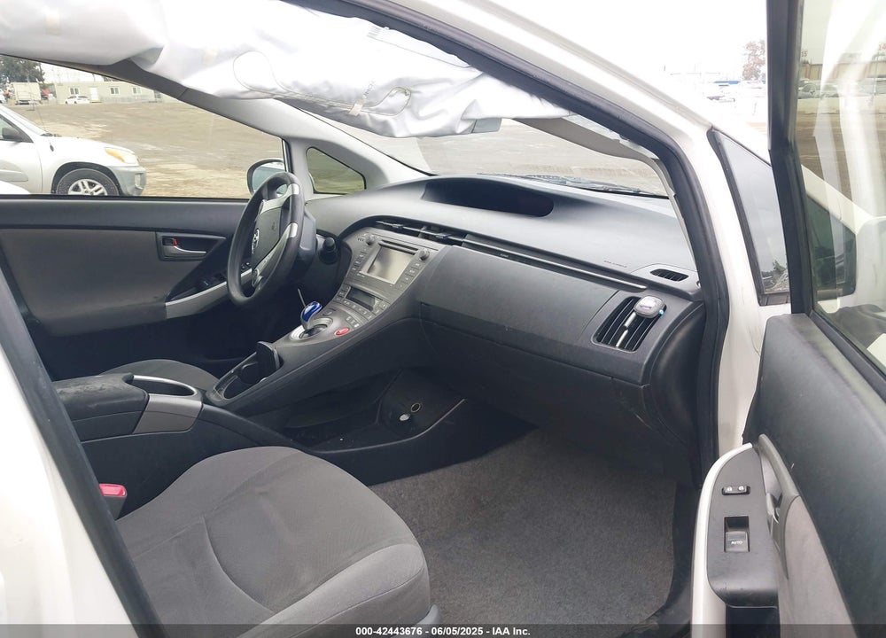 2013 TOYOTA PRIUS VIN: JTDKN3DU8D5554582