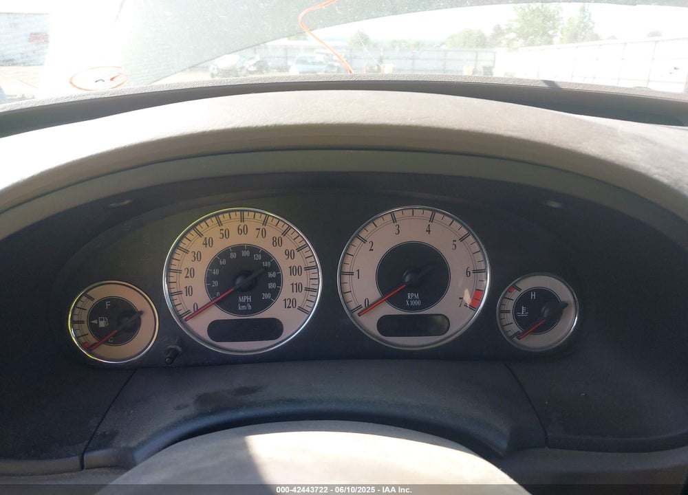 2001 CHRYSLER TOWN & COUNTRY LIMITED VIN: 2C8GT64L01R303816