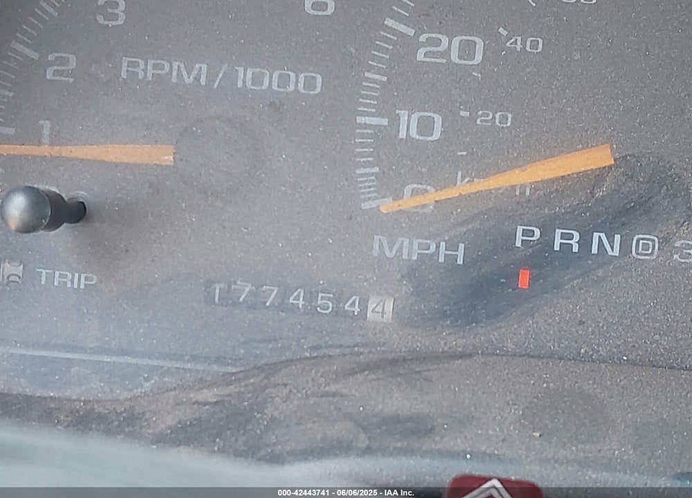 2001 CHEVROLET C3500 HD CHASSIS VIN: 3GBKC34G71M105291