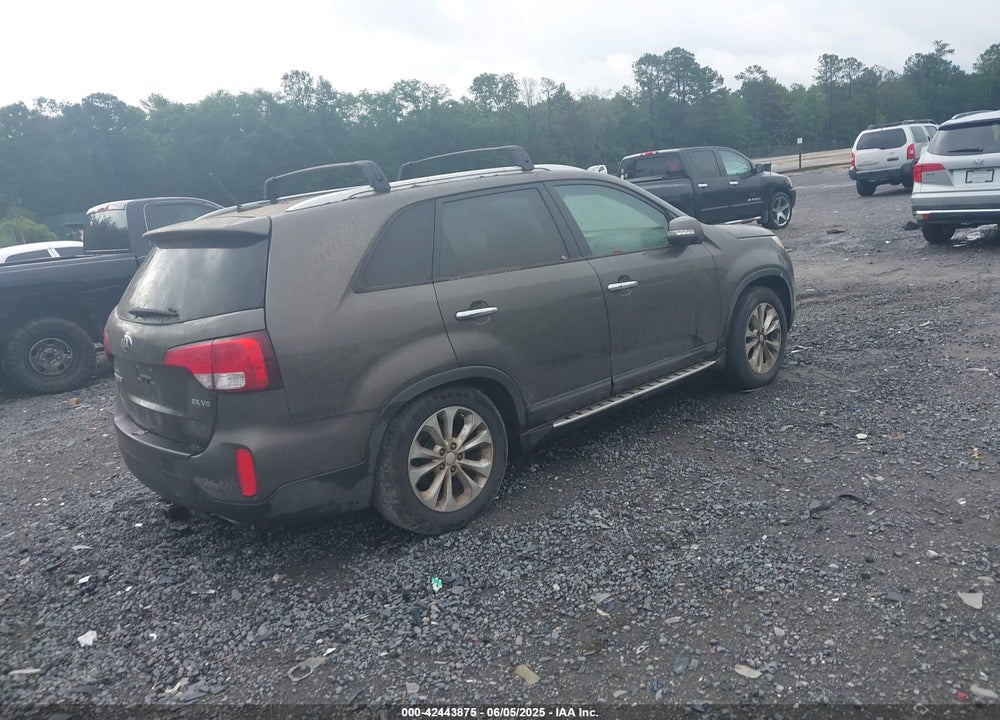 2015 KIA SORENTO VIN: 5XYKU4A75FG585533