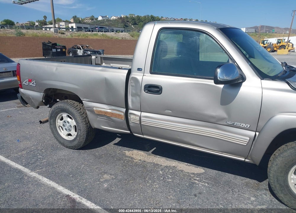 2000 CHEVROLET SILVERADO 1500 LS VIN: 1GCEK14W8YZ370561