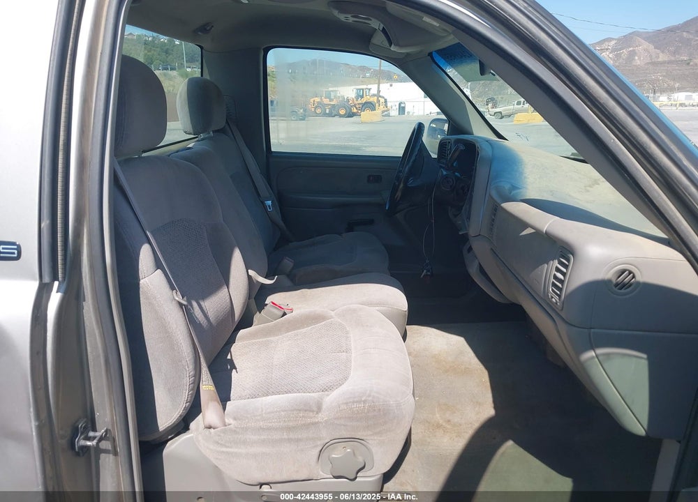 2000 CHEVROLET SILVERADO 1500 LS VIN: 1GCEK14W8YZ370561