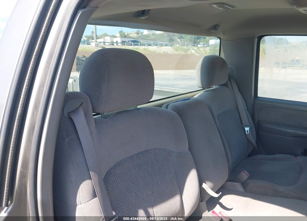 2000 CHEVROLET SILVERADO 1500 LS VIN: 1GCEK14W8YZ370561