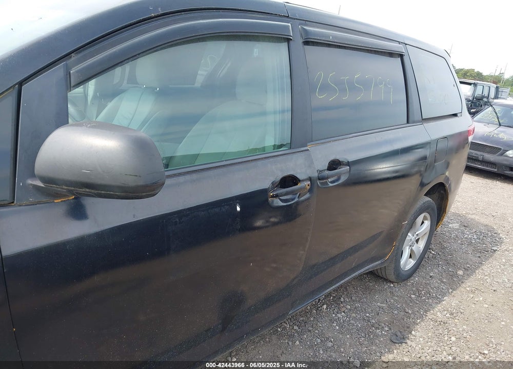 2014 TOYOTA SIENNA L V6 7 PASSENGER VIN: 5TDZK3DC0ES445088