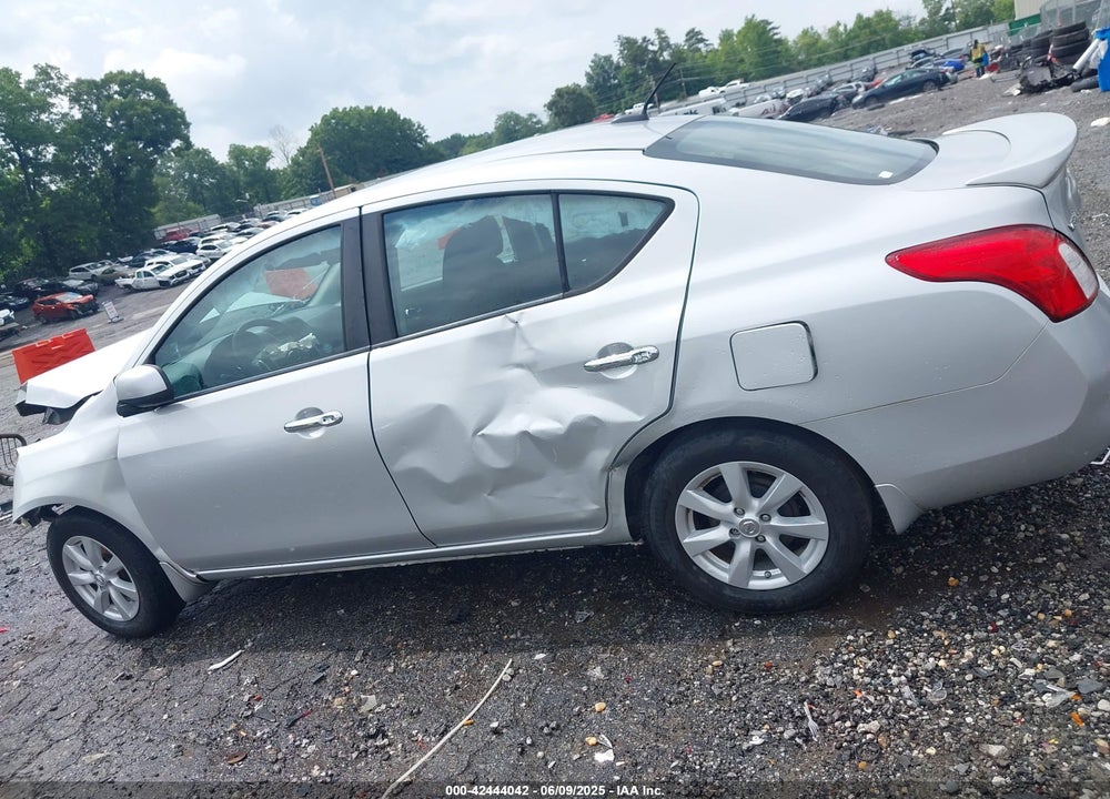 2013 NISSAN VERSA 1.6 SL VIN: 3N1CN7APXDL856646