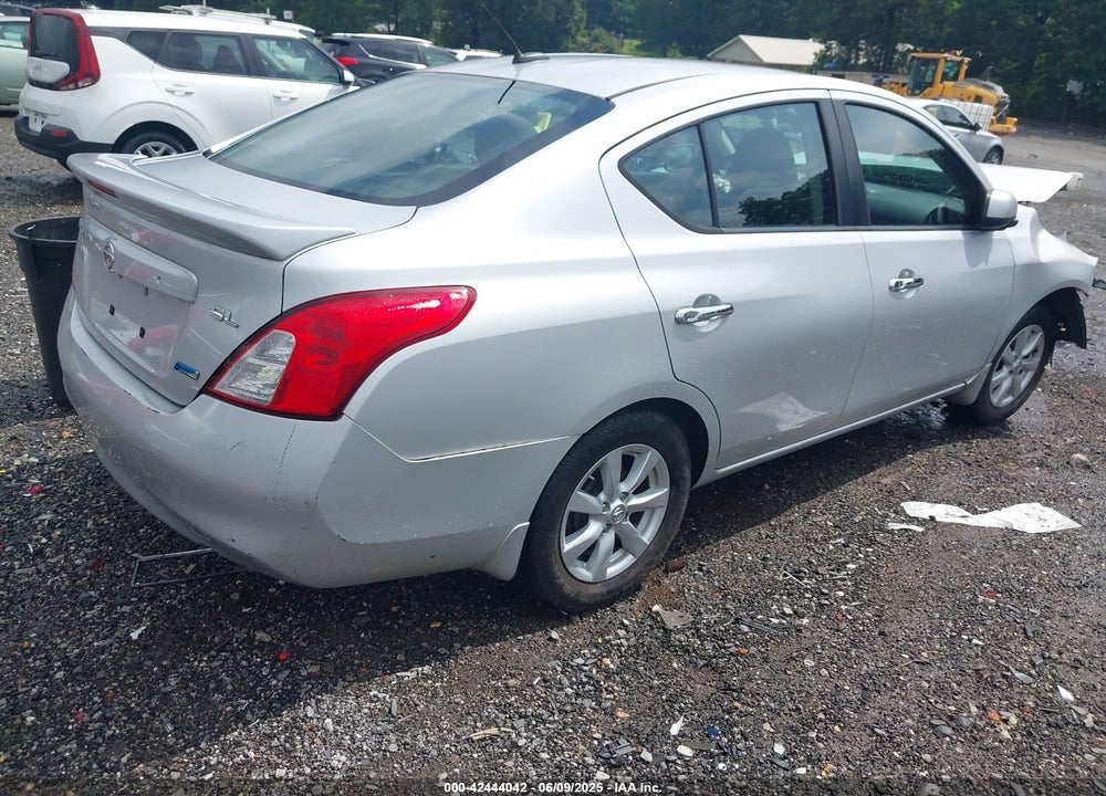 2013 NISSAN VERSA 1.6 SL VIN: 3N1CN7APXDL856646