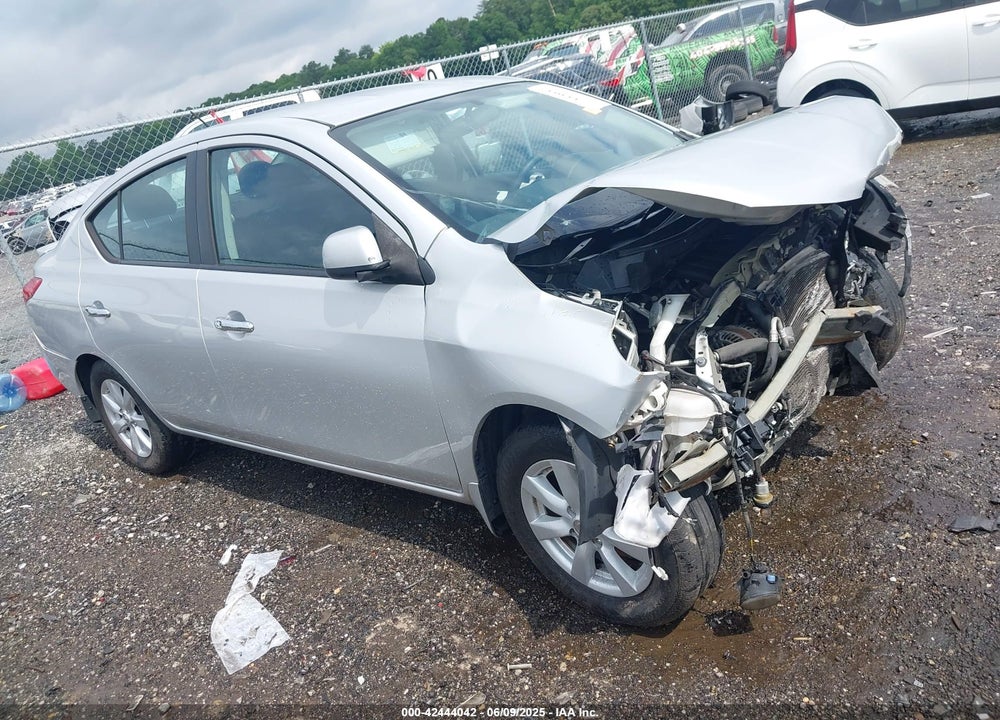 2013 NISSAN VERSA 1.6 SL VIN: 3N1CN7APXDL856646