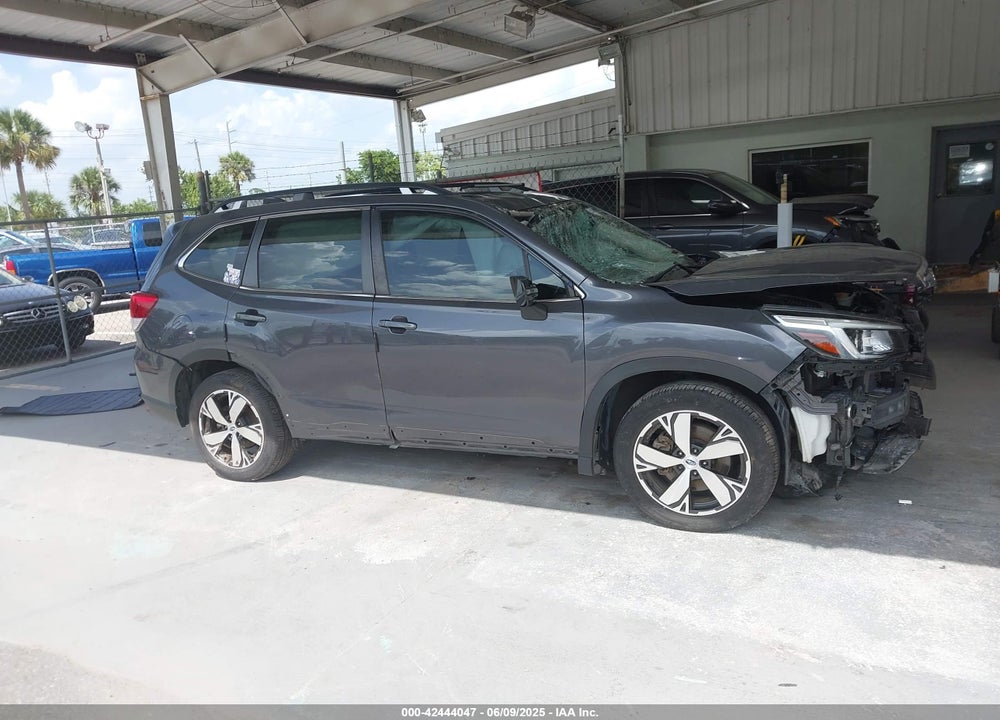 2020 SUBARU FORESTER VIN: JF2SKAXCXLH543386