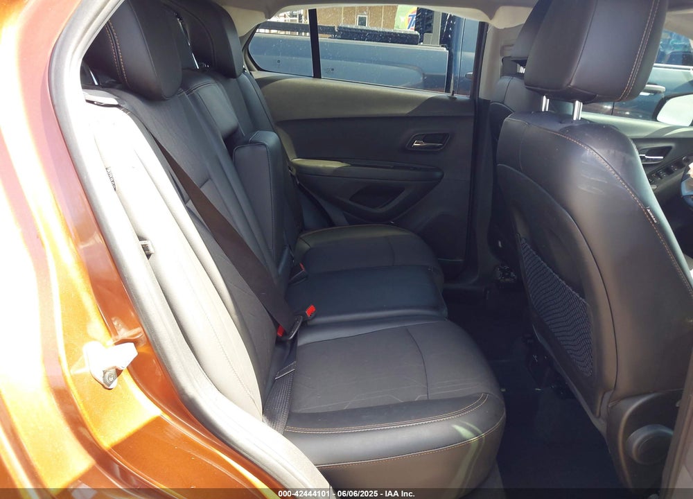 2019 CHEVROLET TRAX LT VIN: 3GNCJLSB5KL303881