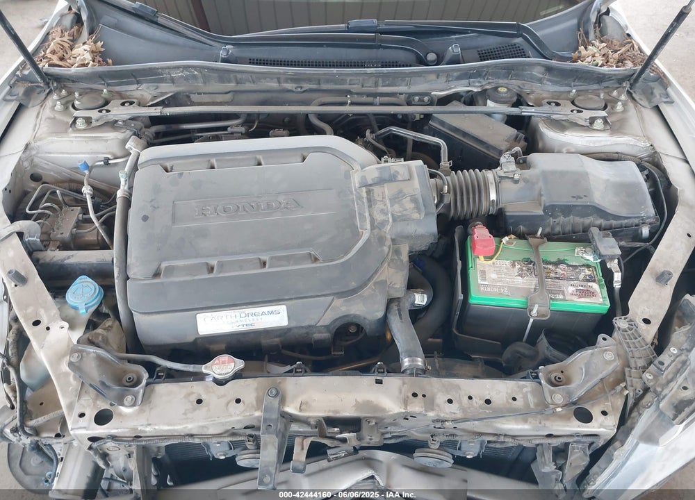2017 HONDA ACCORD VIN: 1HGCR3F85HA022102