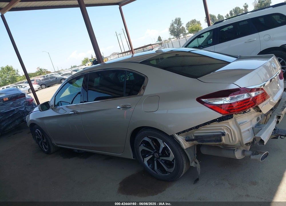 2017 HONDA ACCORD VIN: 1HGCR3F85HA022102