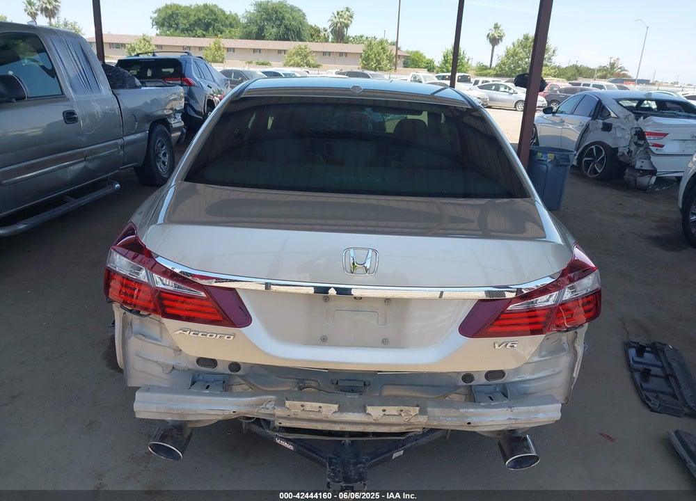 2017 HONDA ACCORD VIN: 1HGCR3F85HA022102