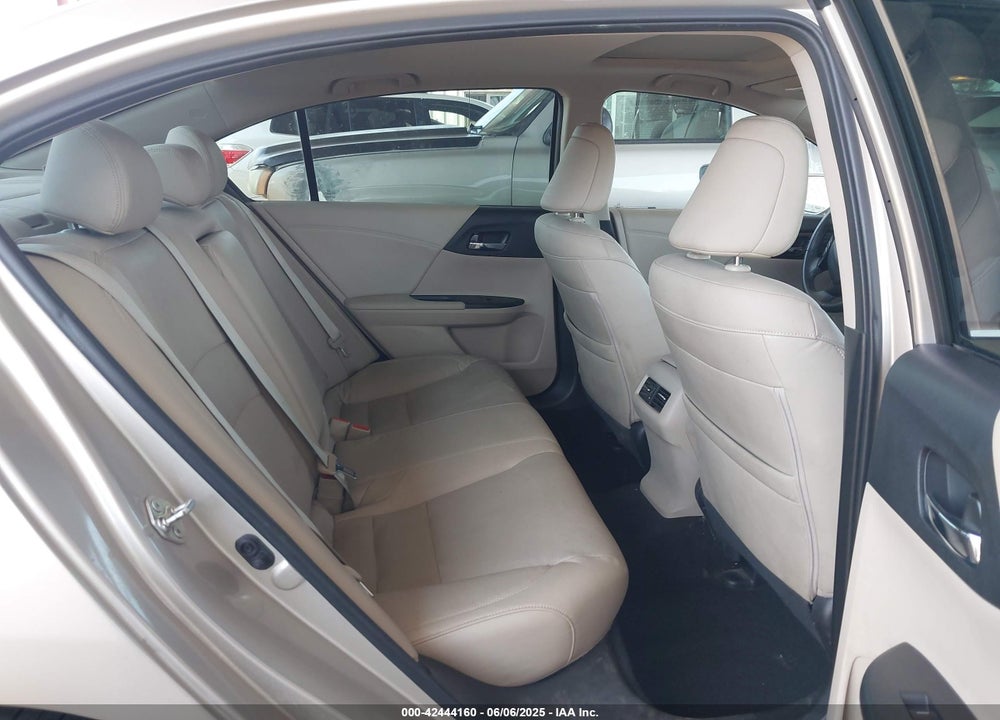 2017 HONDA ACCORD VIN: 1HGCR3F85HA022102