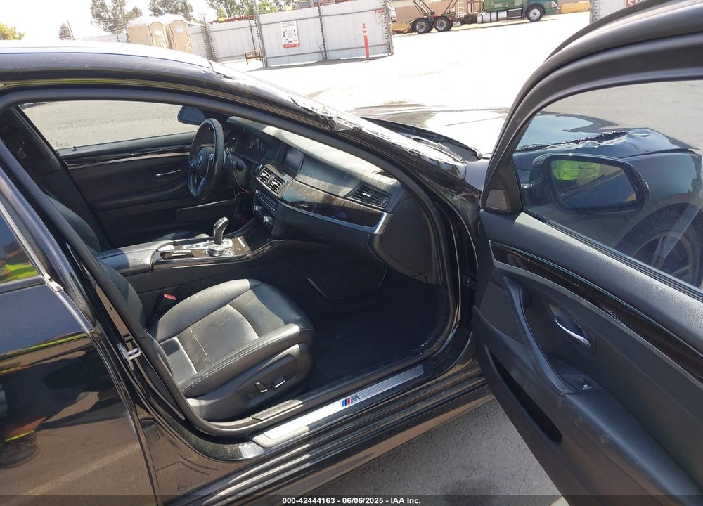 2016 BMW 5 SERIES VIN: WBA5B1C56GG133549