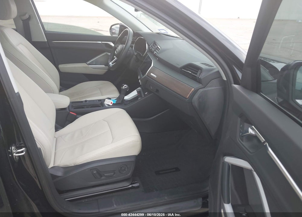 2020 AUDI Q3 VIN: WA1BECF31L1042375