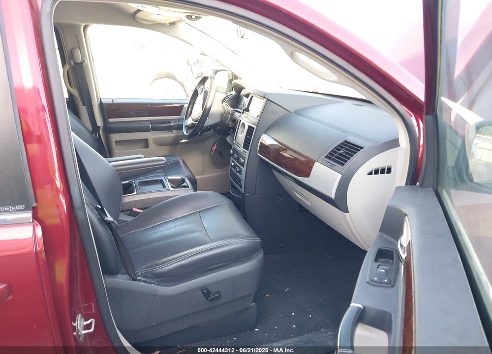 2010 CHRYSLER TOWN & COUNTRY VIN: 2A4RR8DX9AR334161