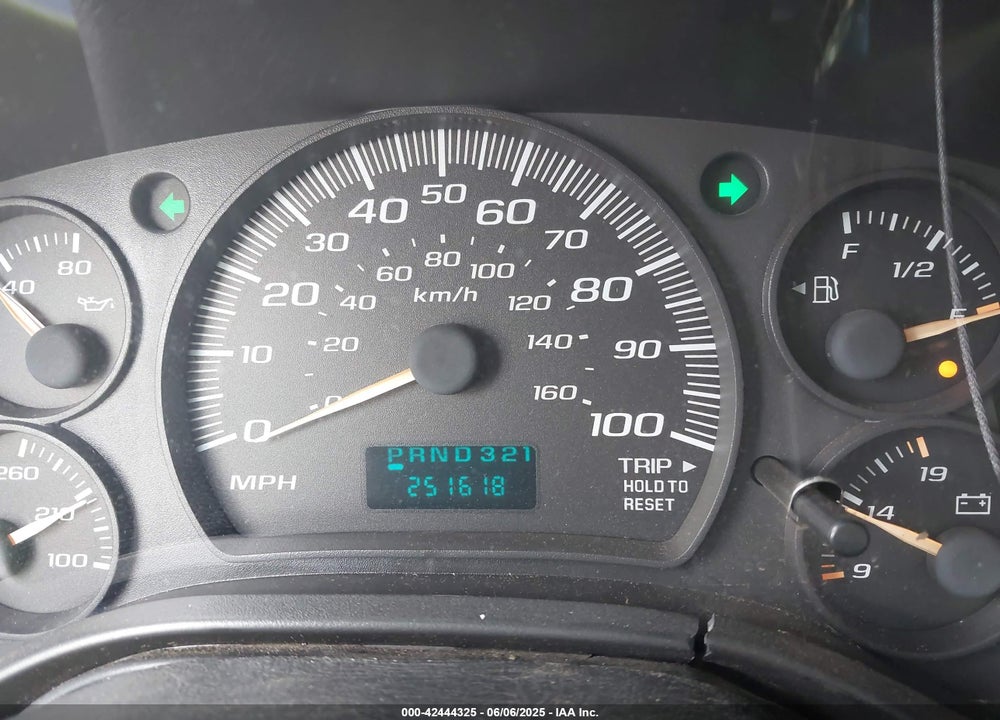 2003 CHEVROLET EXPRESS VIN: 1GCFG15X031131882