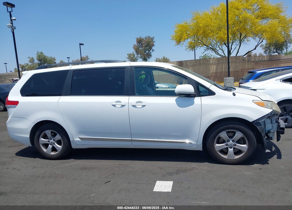 2013 TOYOTA SIENNA LE V6 8 PASSENGER VIN: 5TDKK3DC9DS287642