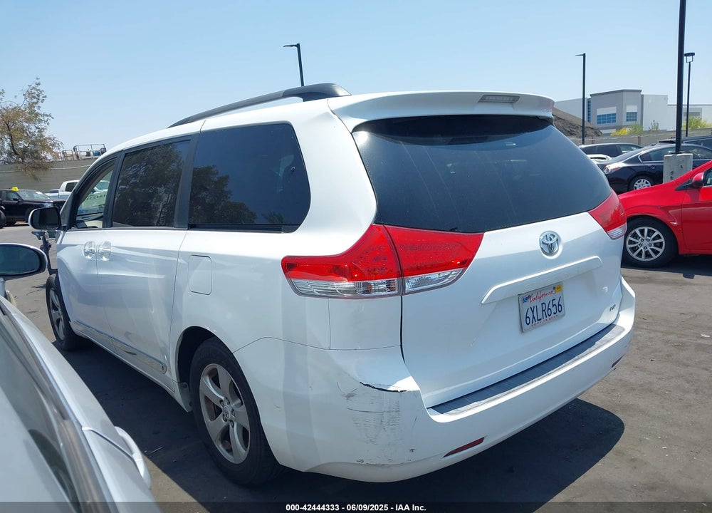 2013 TOYOTA SIENNA LE V6 8 PASSENGER VIN: 5TDKK3DC9DS287642