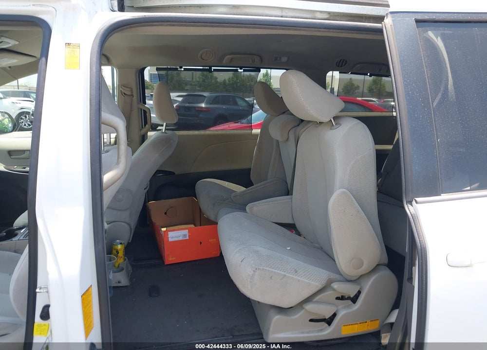 2013 TOYOTA SIENNA LE V6 8 PASSENGER VIN: 5TDKK3DC9DS287642