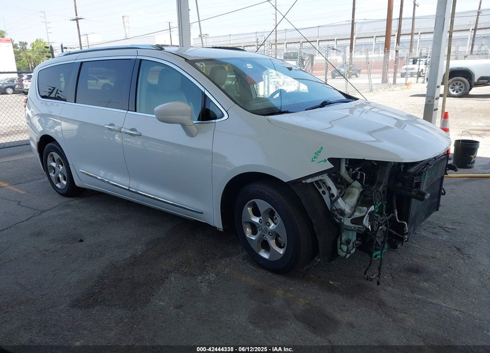 2018 CHRYSLER PACIFICA HYBRID TOURING L VIN: 2C4RC1L78JR172717