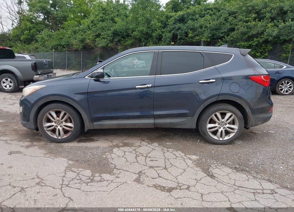 2013 HYUNDAI SANTA FE VIN: 5XYZWDLA4DG031060