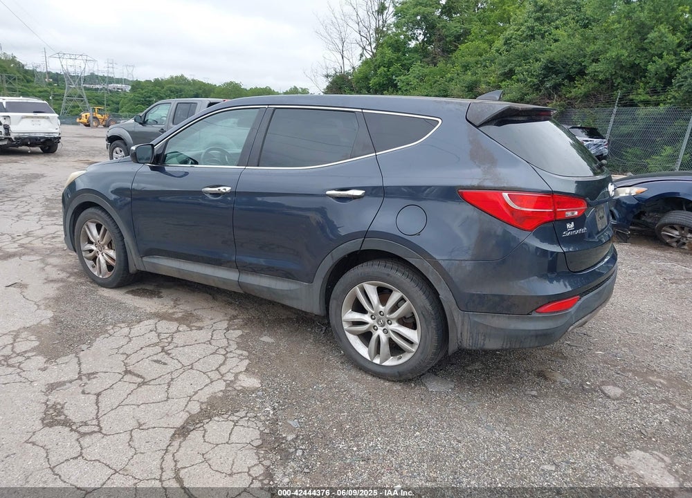 2013 HYUNDAI SANTA FE VIN: 5XYZWDLA4DG031060