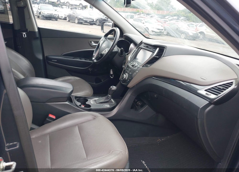 2013 HYUNDAI SANTA FE VIN: 5XYZWDLA4DG031060