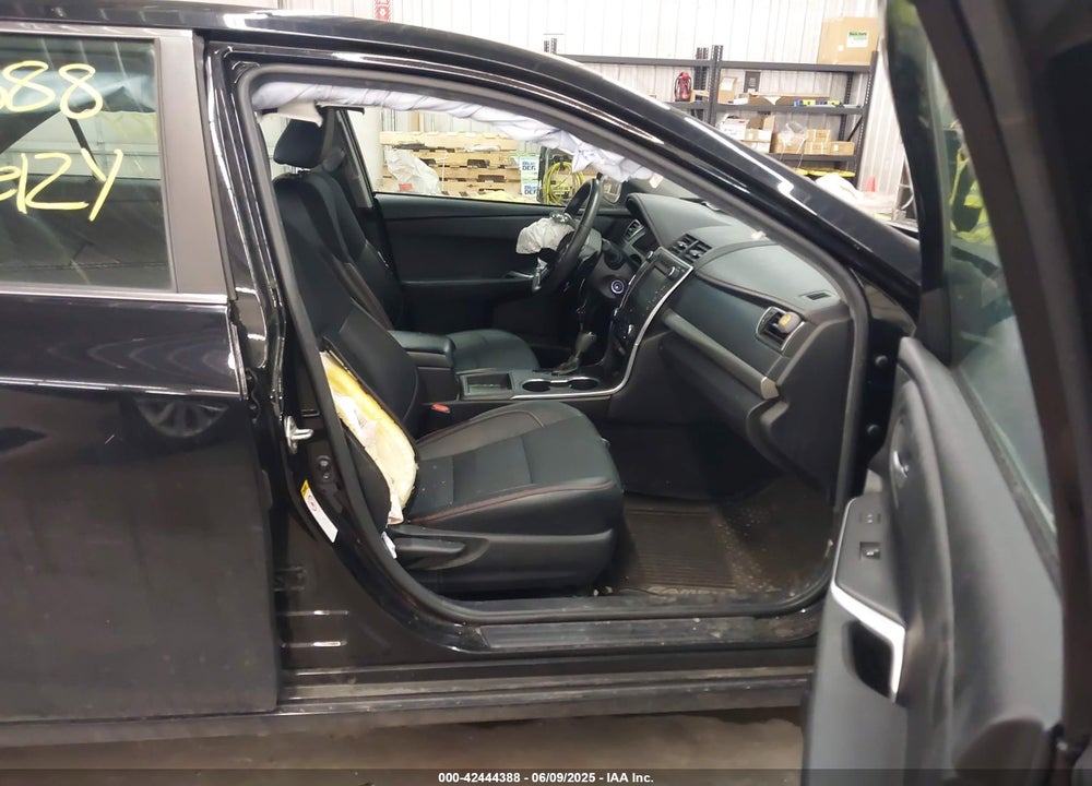 2017 TOYOTA CAMRY SE VIN: 4T1BF1FK8HU764782