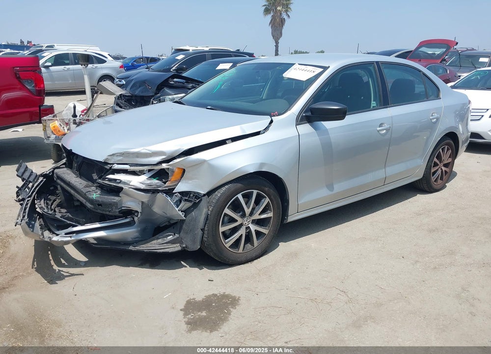 2016 VOLKSWAGEN JETTA VIN: 3VWD67AJ2GM250005