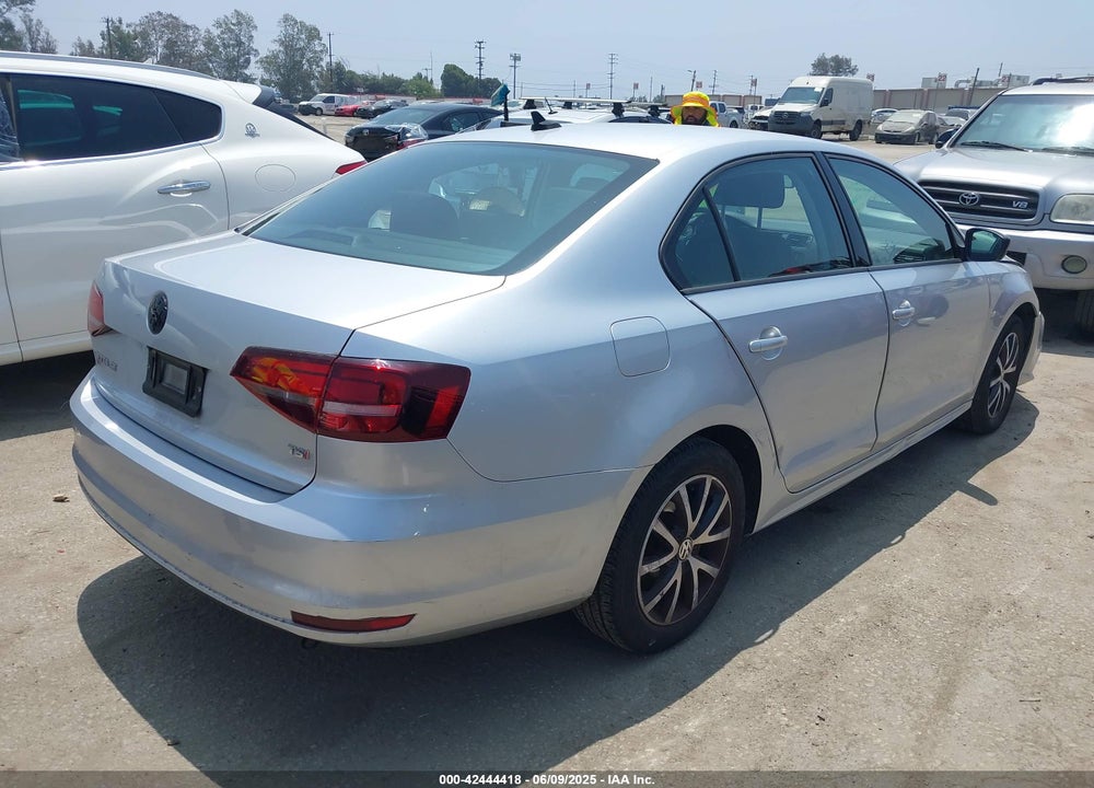 2016 VOLKSWAGEN JETTA VIN: 3VWD67AJ2GM250005