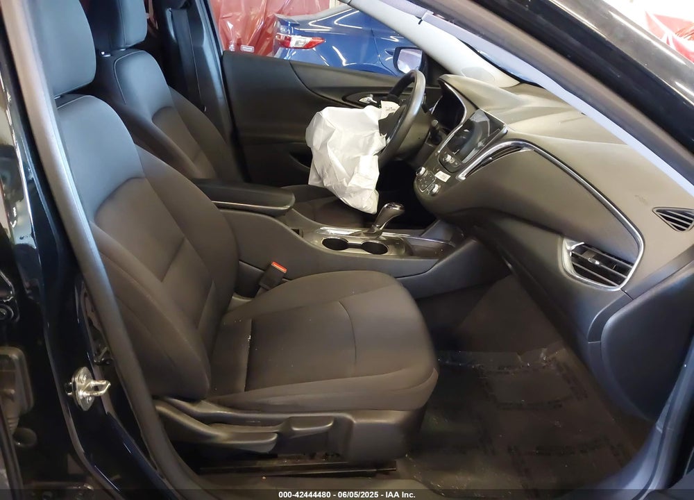 2019 CHEVROLET MALIBU VIN: 1G1ZD5ST1KF114260