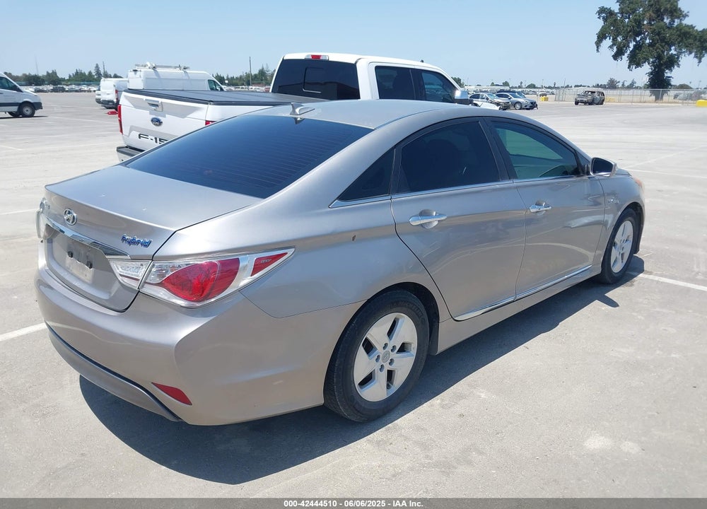 2012 HYUNDAI SONATA HYBRID VIN: KMHEC4A4XCA025469