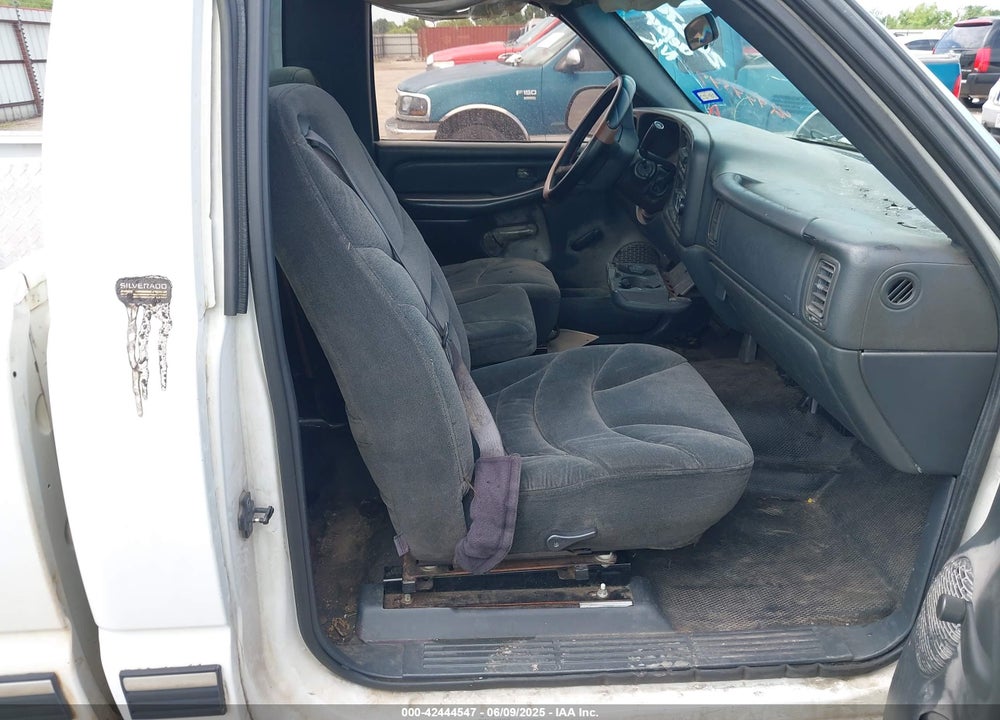 2000 CHEVROLET SILVERADO 1500 VIN: 1GCEC14W2YE203763