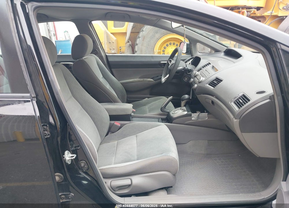 2010 HONDA CIVIC VIN: 2HGFA1F58AH321072