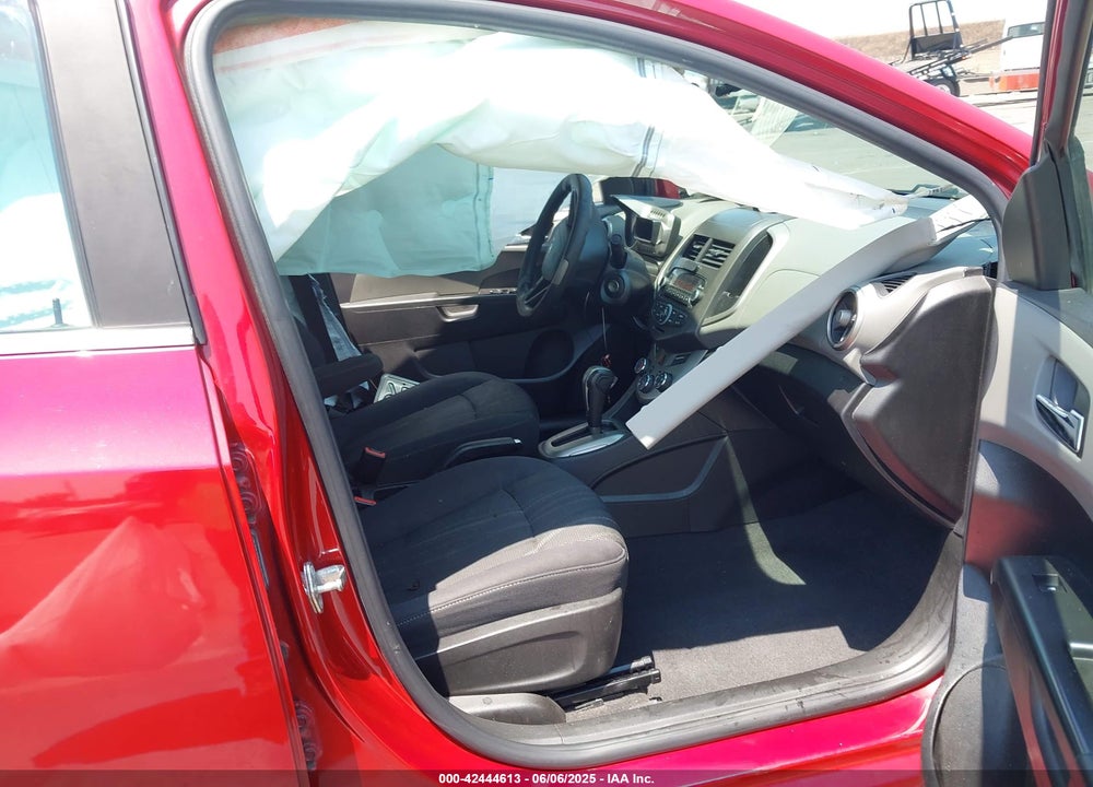 2015 CHEVROLET SONIC VIN: 1G1JC5SH2F4141092