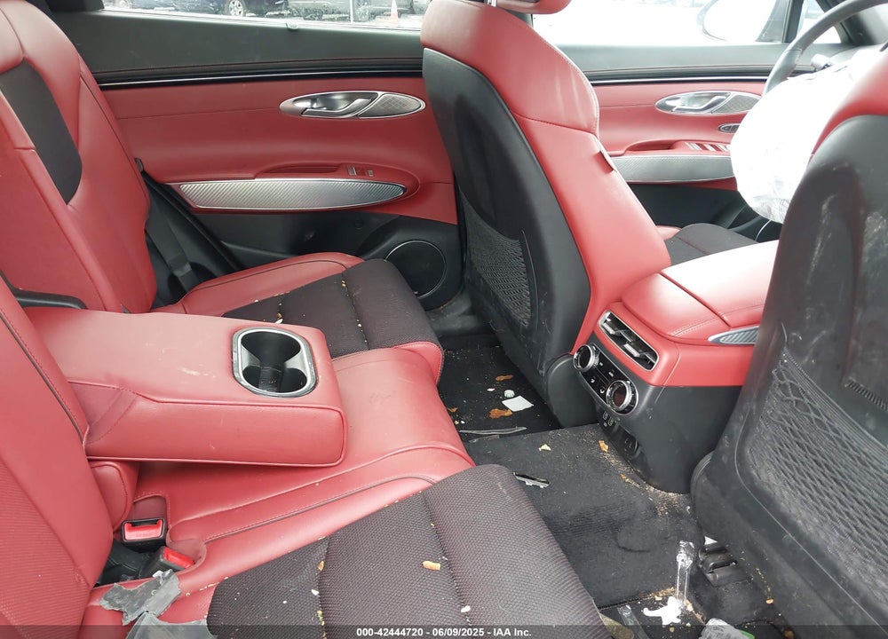 2023 GENESIS GV70 VIN: KMUMADTB5PU092029