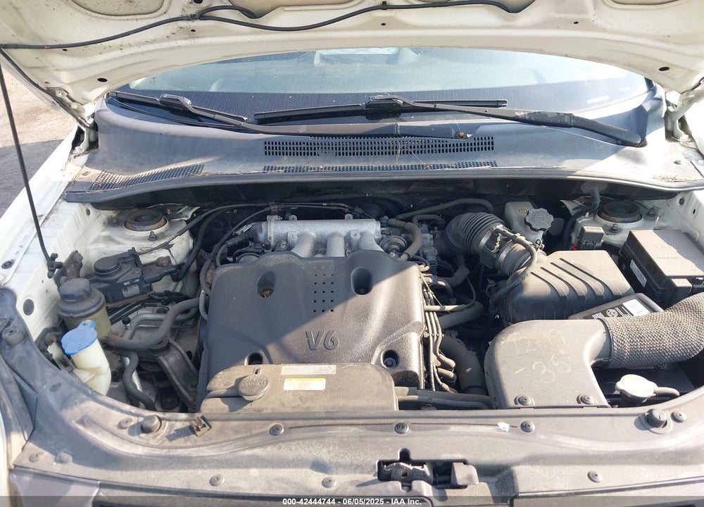 2008 KIA SPORTAGE VIN: KNDJE723987488521