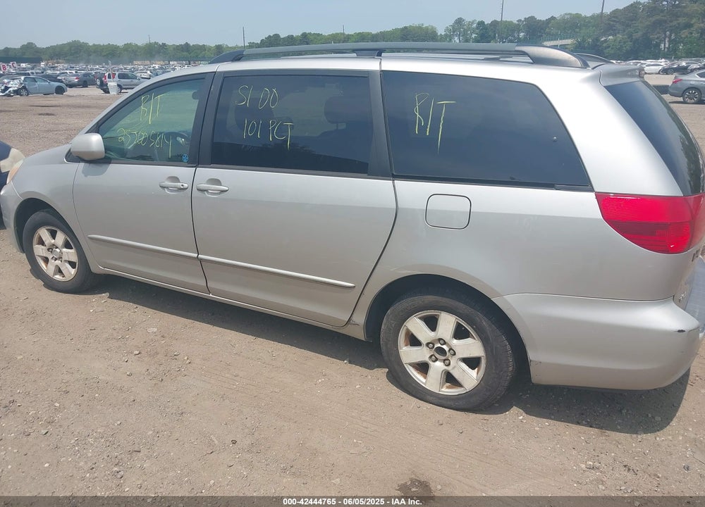 2004 TOYOTA SIENNA VIN: 5TDZA22C94S074818