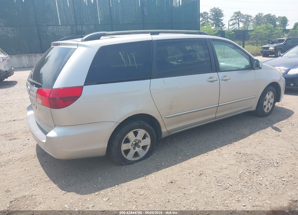 2004 TOYOTA SIENNA VIN: 5TDZA22C94S074818