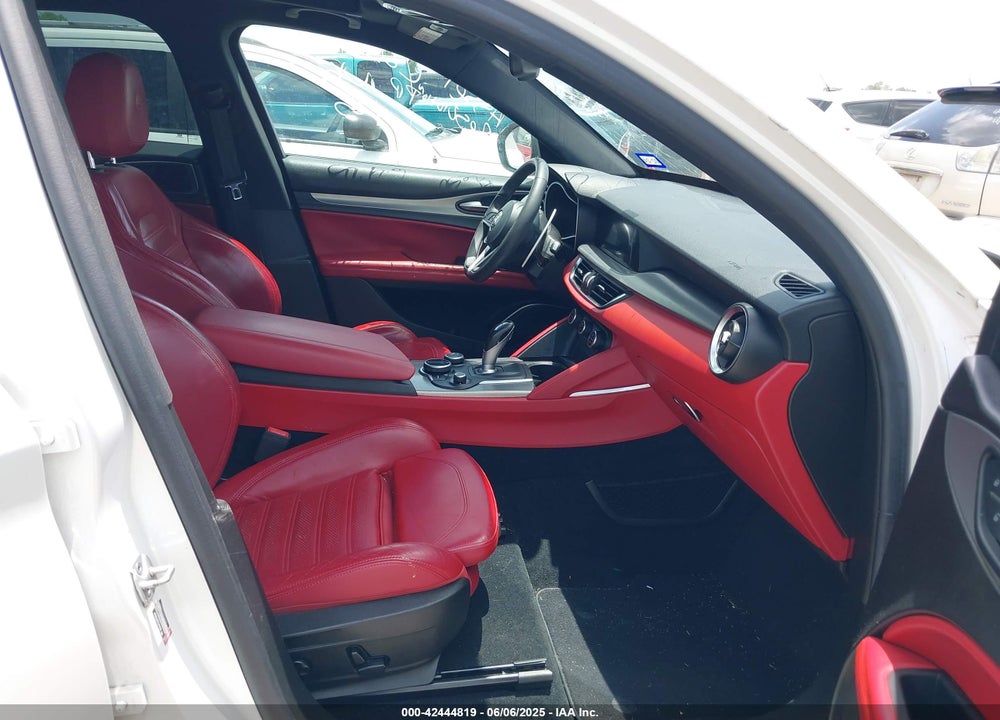 2018 ALFA ROMEO STELVIO VIN: ZASFAKNN6J7C01635