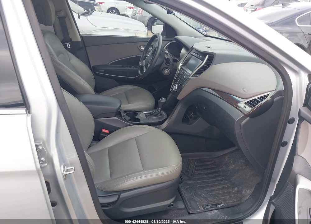 2017 HYUNDAI SANTA FE VIN: KM8SMDHF9HU224820