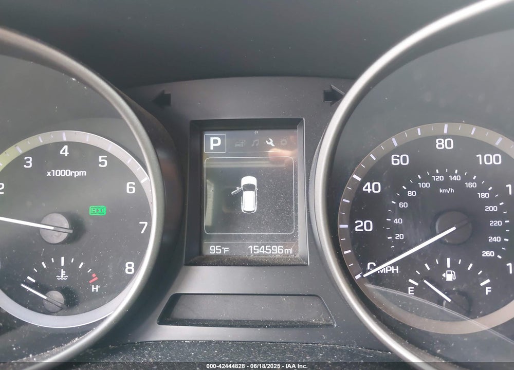 2017 HYUNDAI SANTA FE VIN: KM8SMDHF9HU224820