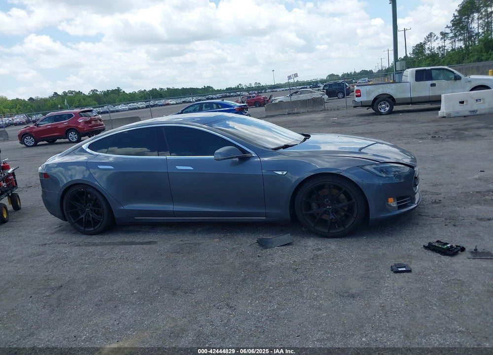 2013 TESLA MODEL S PERFORMANCE VIN: 5YJSA1DP9DFP17832