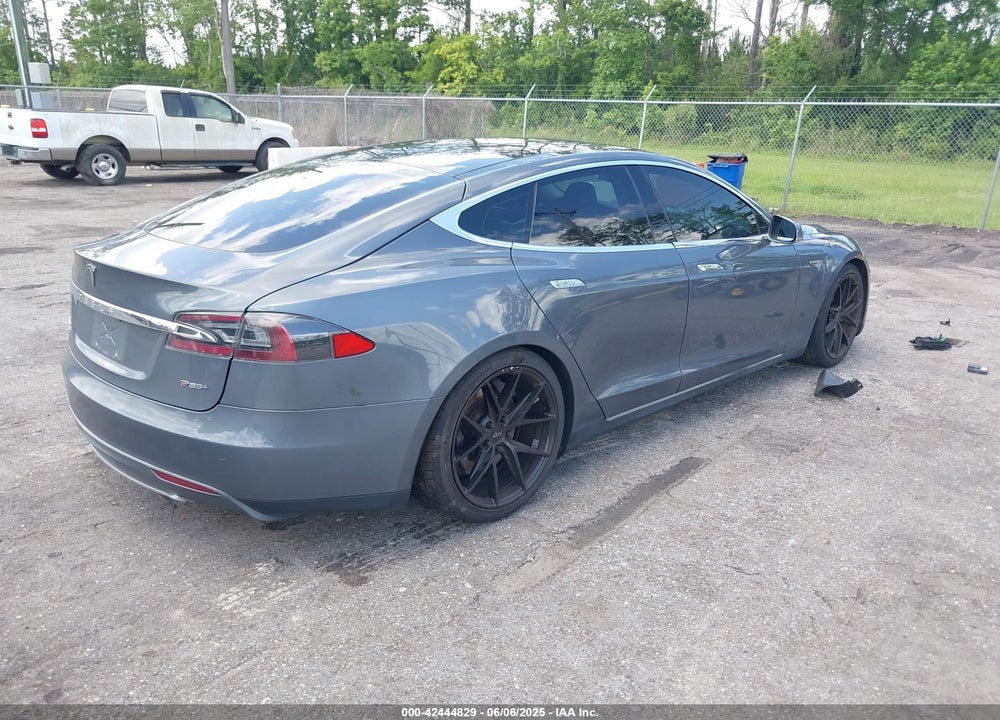 2013 TESLA MODEL S PERFORMANCE VIN: 5YJSA1DP9DFP17832