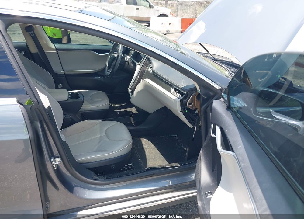 2013 TESLA MODEL S PERFORMANCE VIN: 5YJSA1DP9DFP17832