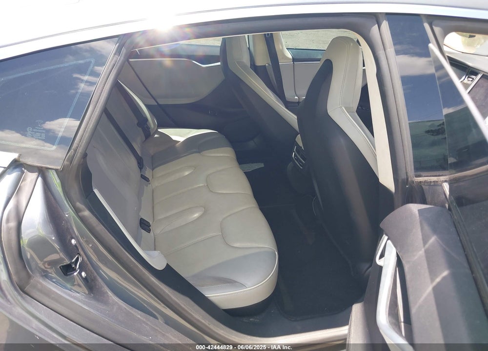 2013 TESLA MODEL S PERFORMANCE VIN: 5YJSA1DP9DFP17832