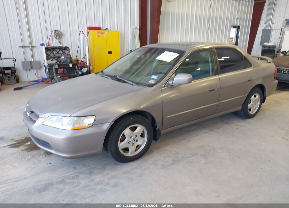 2000 HONDA ACCORD 3.0 EX VIN: 1HGCG1655YA056248